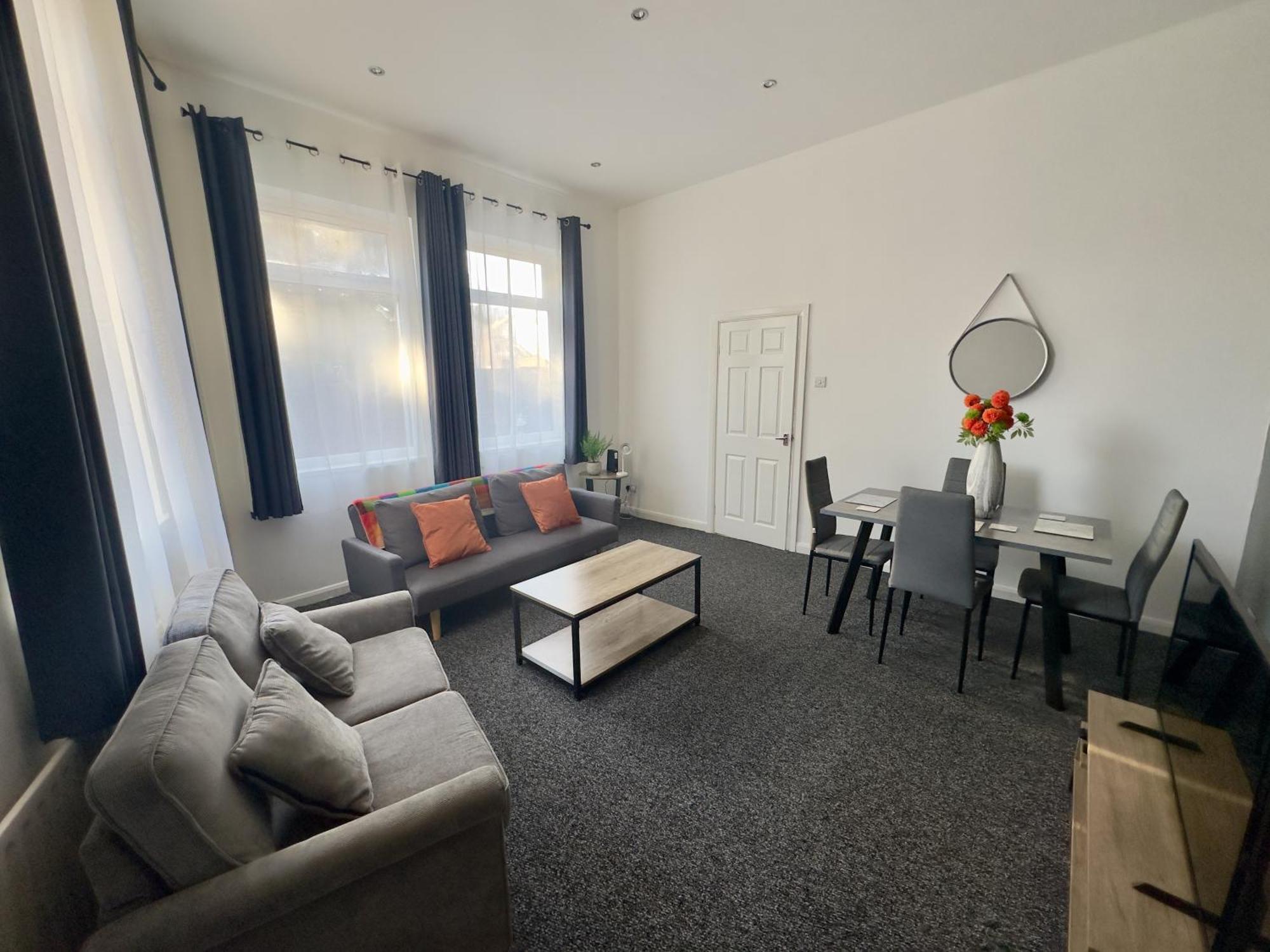 Large Ground Floor Apartment - South Shields - 3 Minutes From South Tyneside Hospital, 8 Minutes From Beach Exterior foto